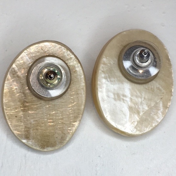 Vintage Mini Abalone Shell Earrings - Picture 4 of 6